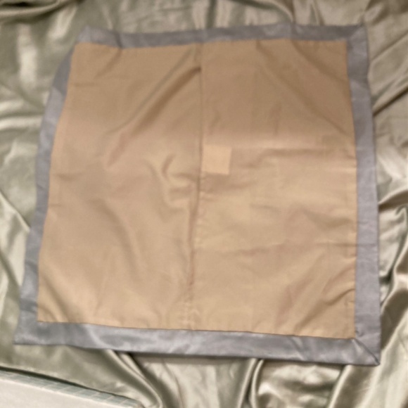 Euro Pillow Shams 2 NEVER USED Blue Beige-Tan Polyester Looks Like Silk Shantung - Picture 5 of 9